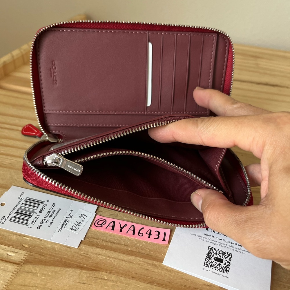 Coach Wallet🎈🎈 - Picture 6 of 8